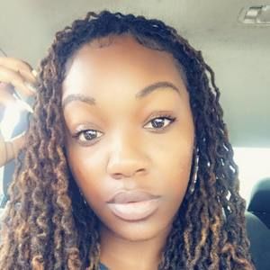 Meet your Posher, Alexis